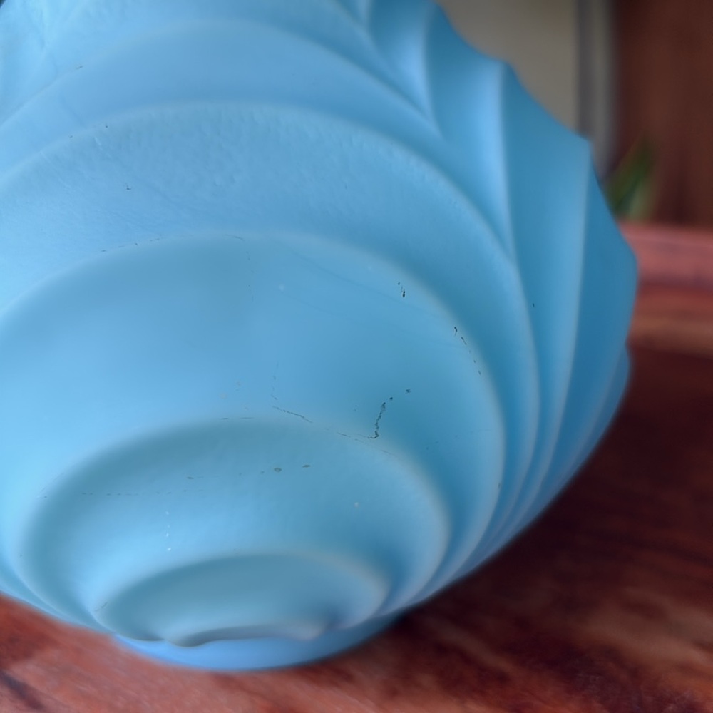 Fenton Vase - Picture 3 of 6